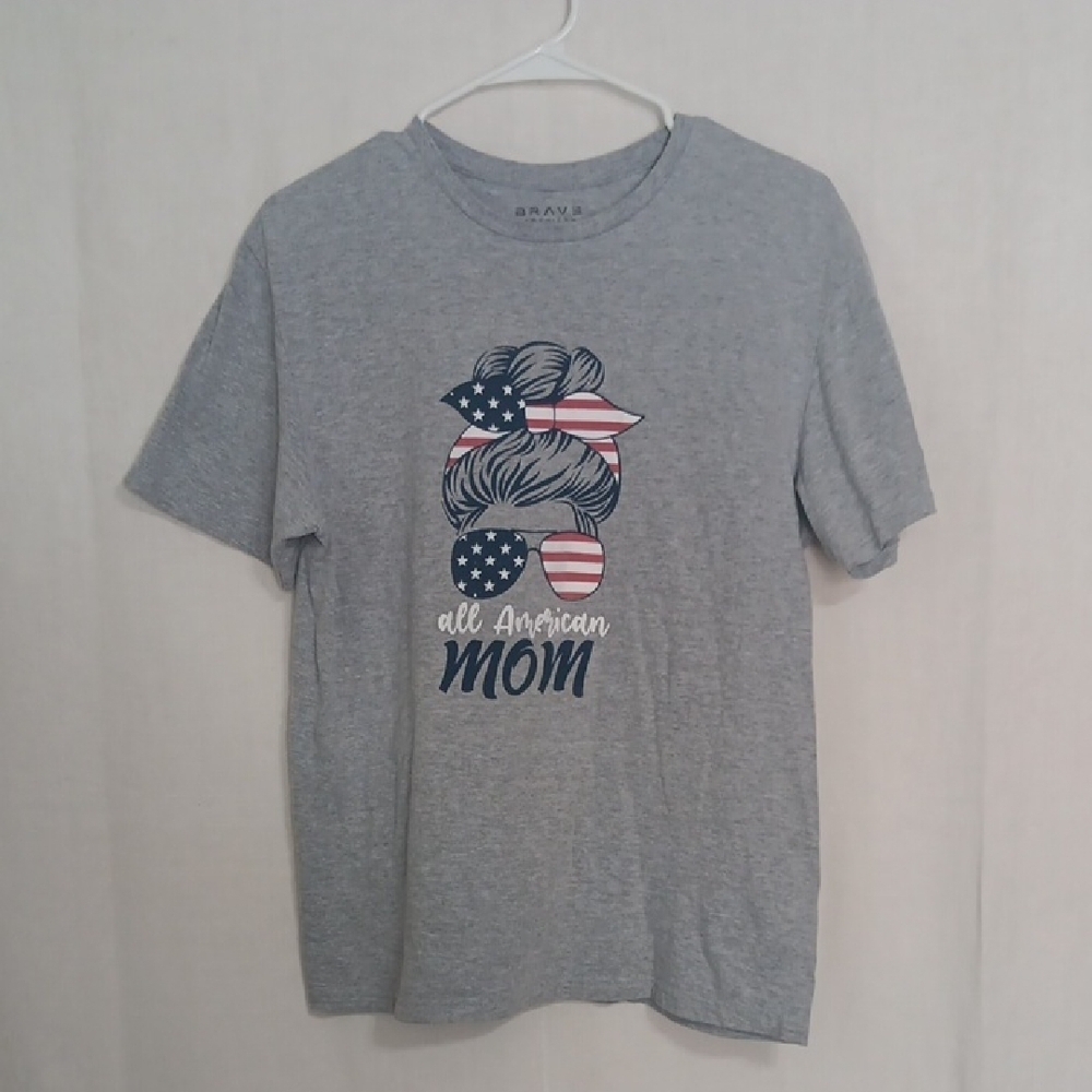 Brave American Gray All American Mom Graphic Tee Size Medium